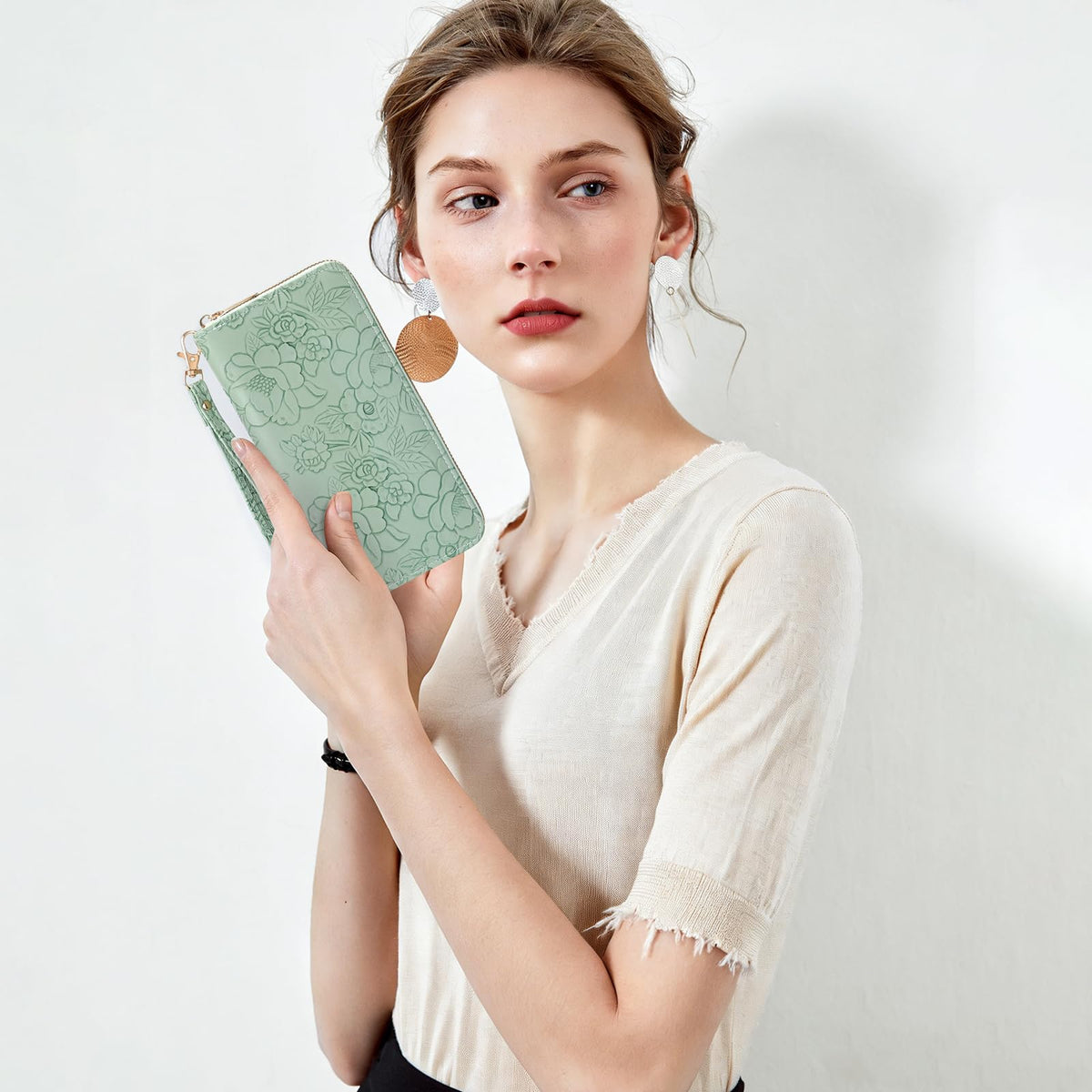LOUEBICA Wallet Women Clutch Leather Wristlet Wallet Fashion Embossed RFID Blocking Credit Card Holder with Strap